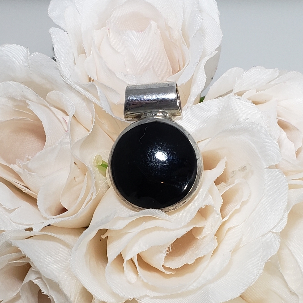 Vintage Large Onyx Marked 925 Sterling Silver Pendant